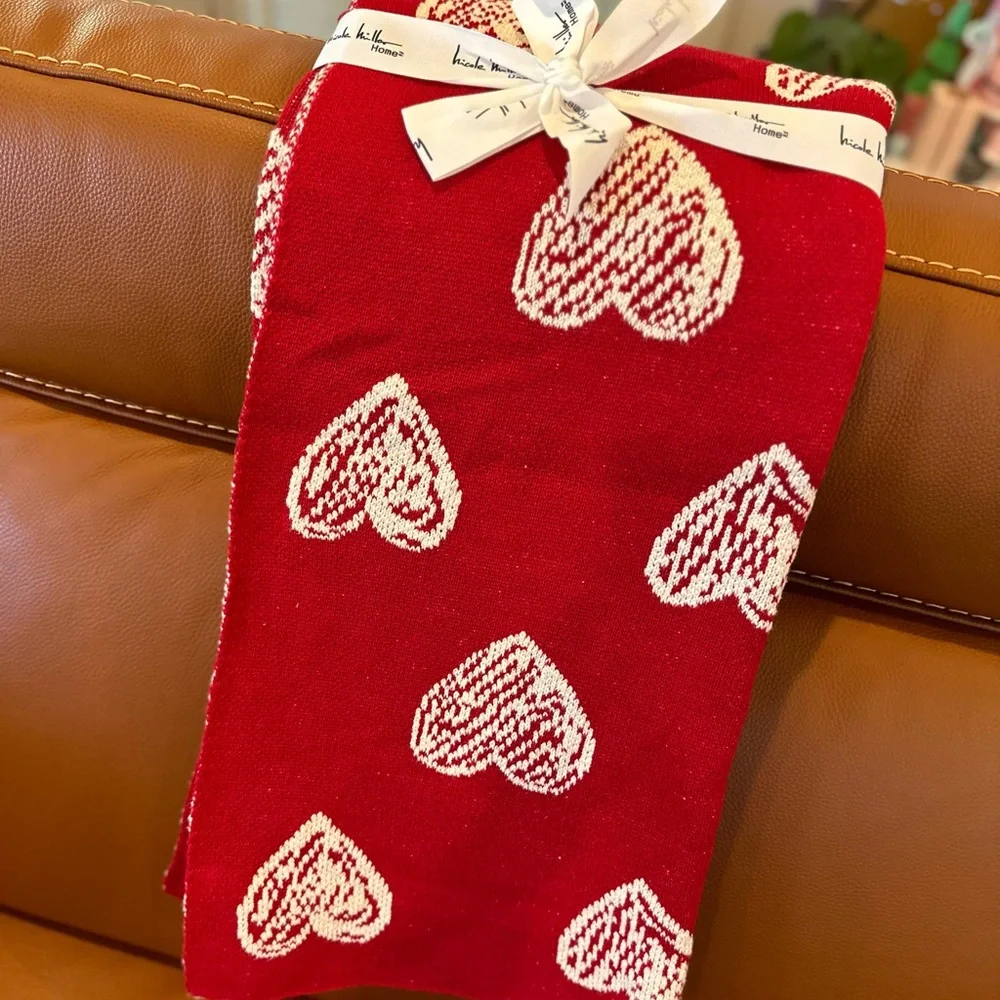 Nicole Miller Valentine’s Day heart knit blanket decorative throw